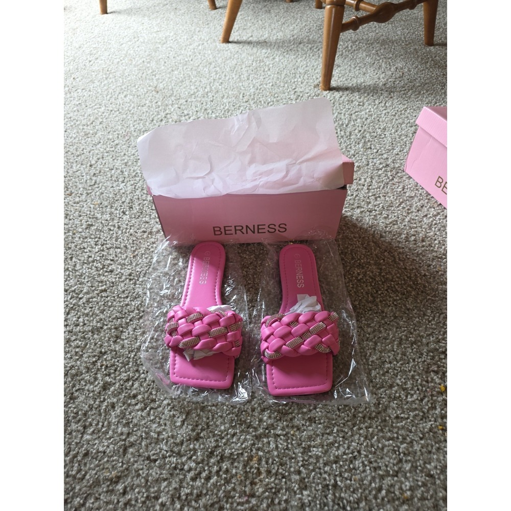 Berness Ella Women's Pink Braided Rhinestone Slide Sandals - Size 5 - New in Box